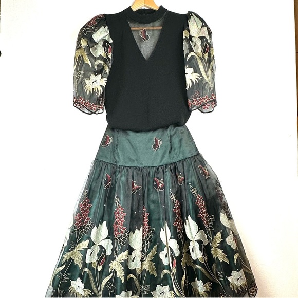 Vintage de Lanthume Embroidered Sweater & Skirt Set Elegant Party - Picture 2 of 15